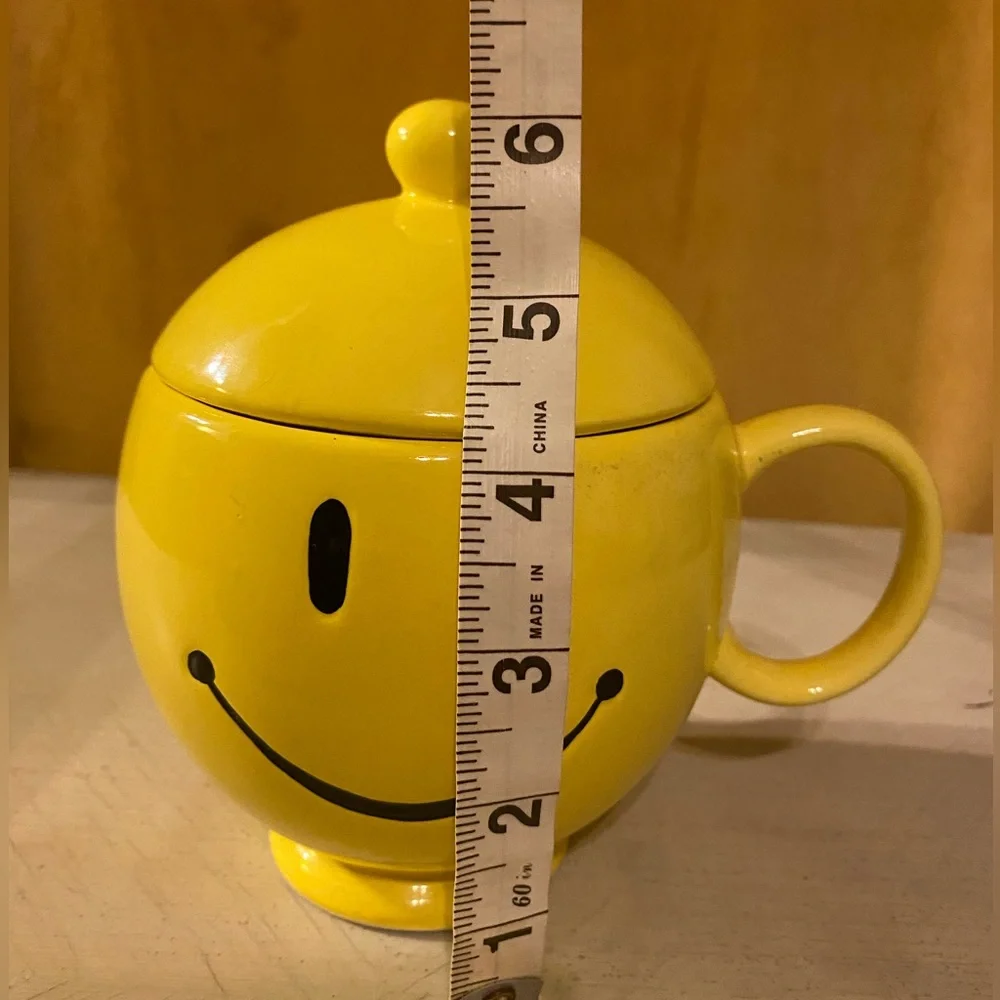 Perfect Yellow Smiley Face Mug with Lid Great accent vase happy home decorative! - Picture 4 of 9